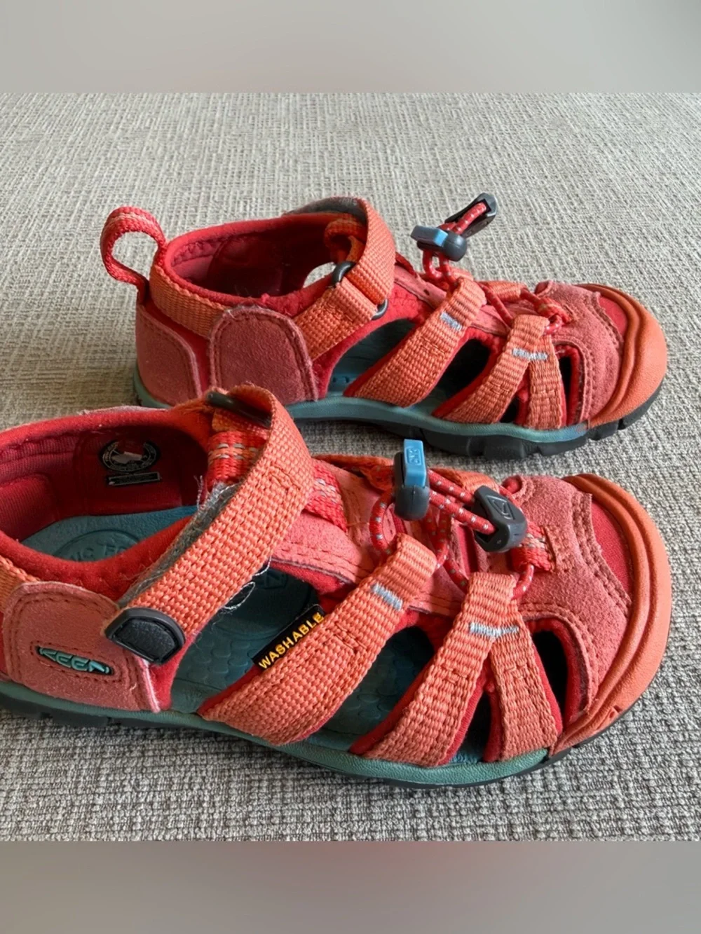 Keen Newport Girls Size 9 - Picture 4 of 8